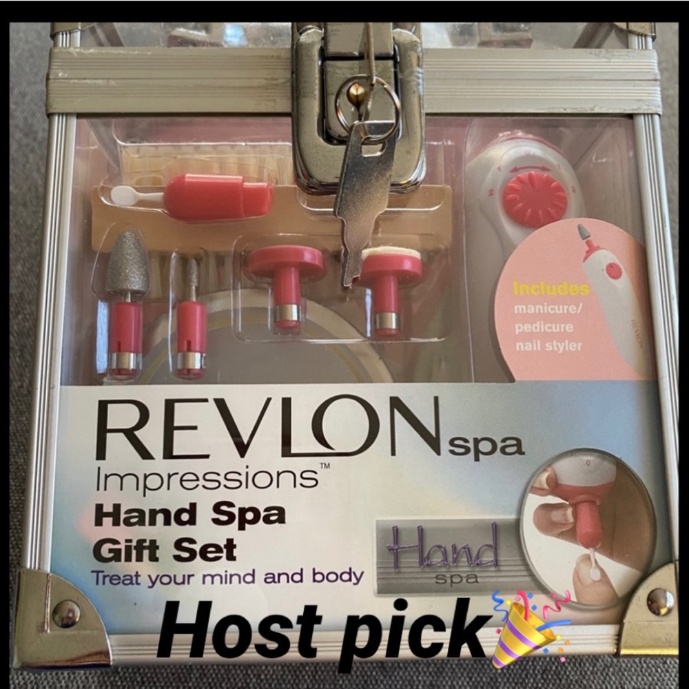 🎉2XHP🎉REVLON HAND SPA GIFT SET